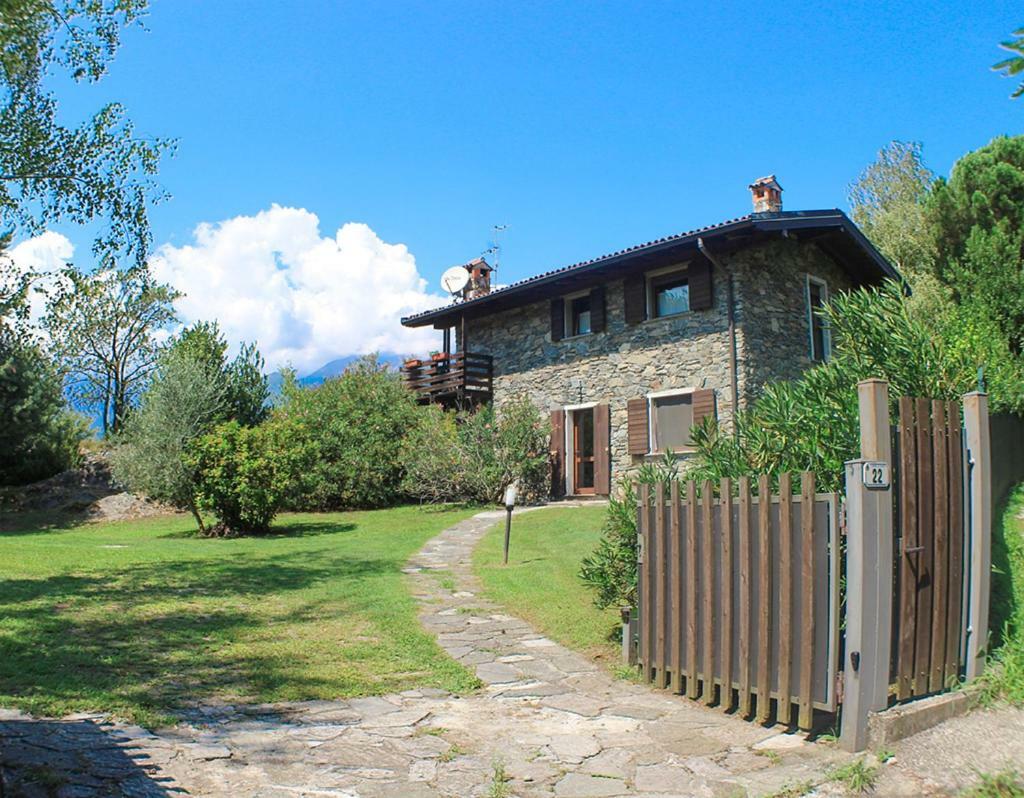 Villa Erica Con Piscina Privata Sul Lago Di Como Colico Eksteriør billede